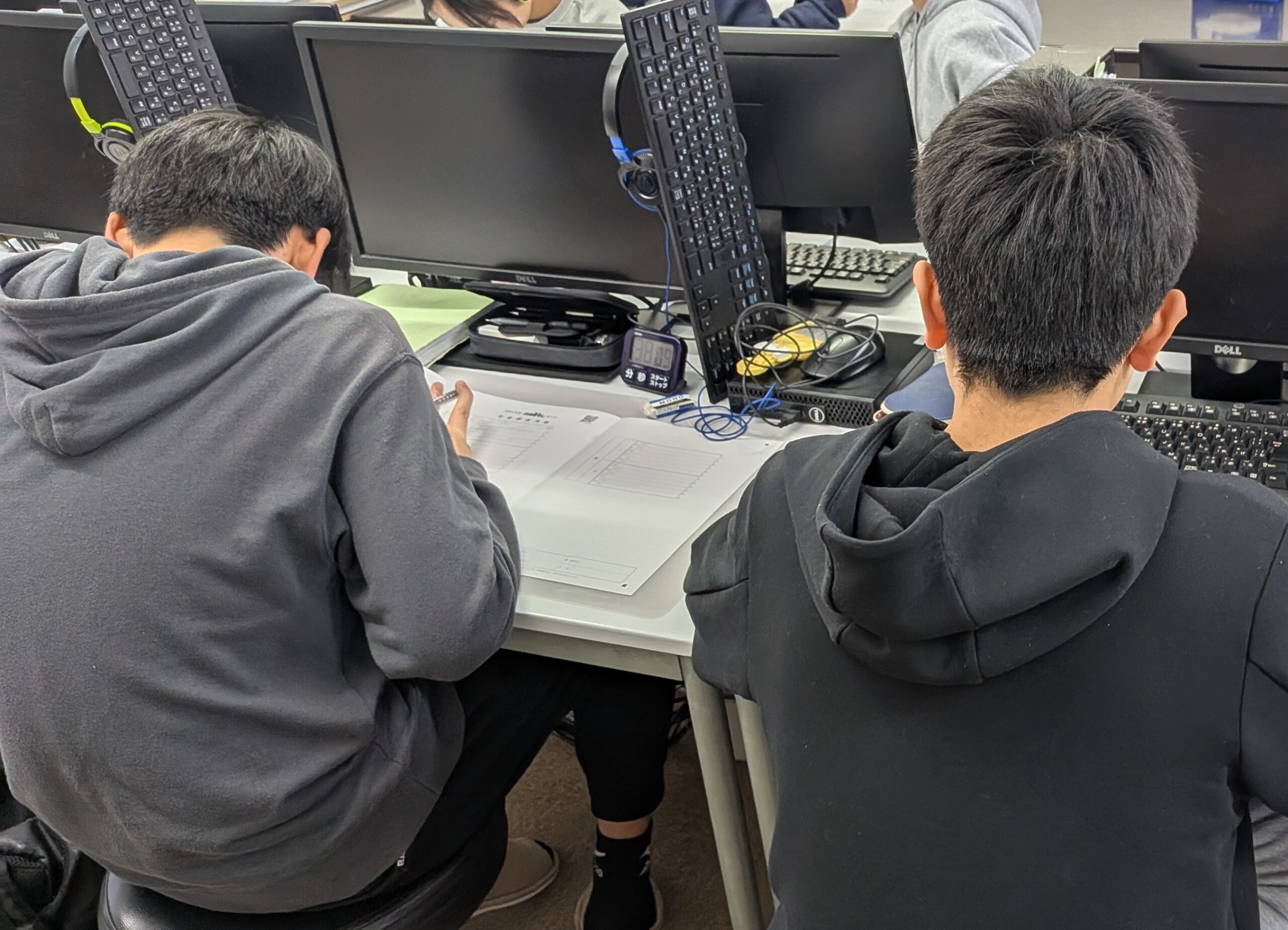 受験対策の真っ只中、中１、中２生の学年末テストの対策もスタート！